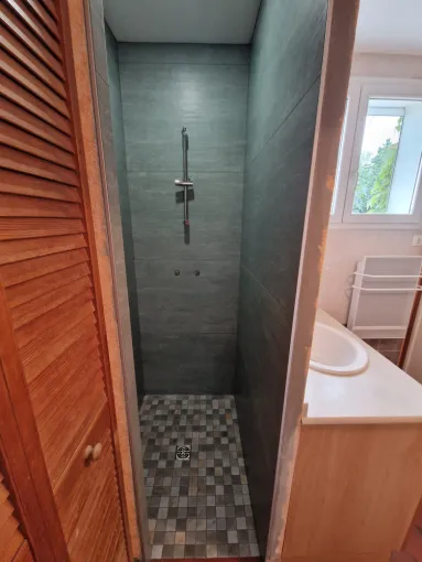 Rénovation d'une salle de bains à Saint Just Chaleyssin, proximité de Vienne, Barbosa David Carrelages