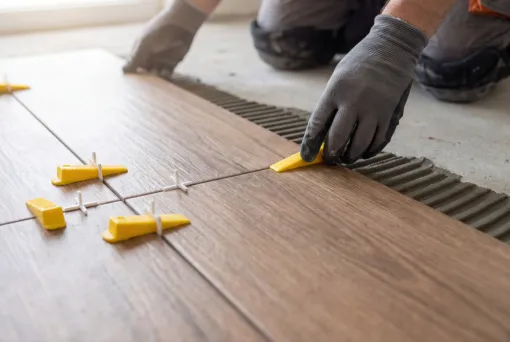 Carrelage effet bois à Vienne : l'alternative durable au parquet, proximité de Vienne, Barbosa David Carrelages