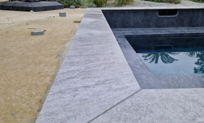 Margelles de piscine, proximité de Vienne, Barbosa David Carrelages