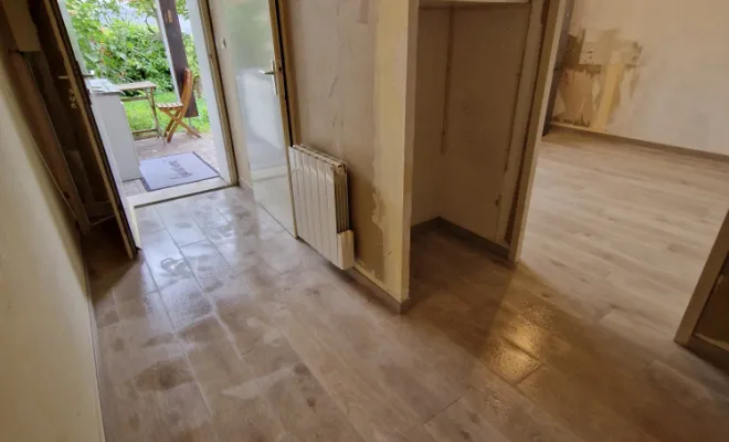 Pose carrelage imitation bois dans une villa à Toussieu, proximité de Vienne, Barbosa David Carrelages